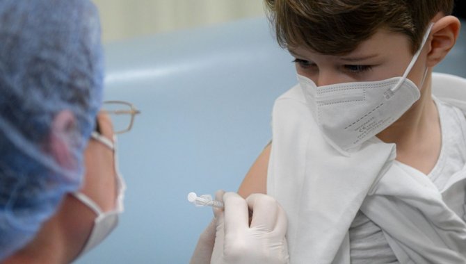 Fransa'da Pfizer-BioNTech aşısı 6 aylıktan 4 yaşına kadarki bebek ve çocuklarda kullanılabilecek