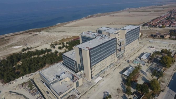 Göl manzaralı Burdur Devlet Hastanesi inşaatının yüzde 90'ı tamamlandı
