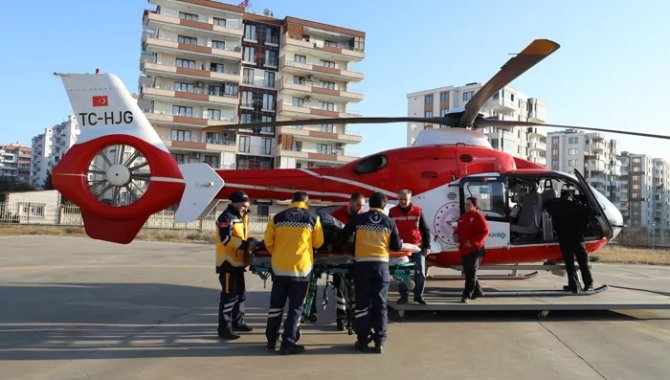 Ambulans helikopter kalçası kırılan 86 yaşındaki hasta için havalandı