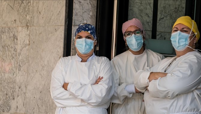 İspanya'da doktorların grevi ve hasta yoğunluğundan sağlık hizmetleri felce uğradı