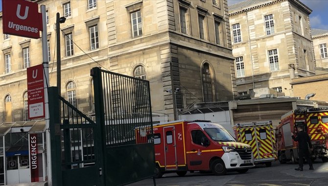 Fransa'da hastanelerin "şirket mantığıyla yönetilmesi" eleştiriliyor
