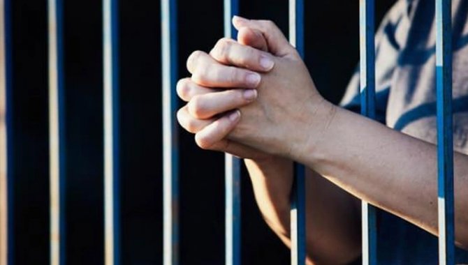 Cezaevindeki tutuklunun sigarasız odaya nakledilme talebinin reddi hak ihlali sayıldı