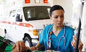 Ambulansta refakatçi uygulamasına 5 yaş altındaki çocuklar için istisna getirilecek