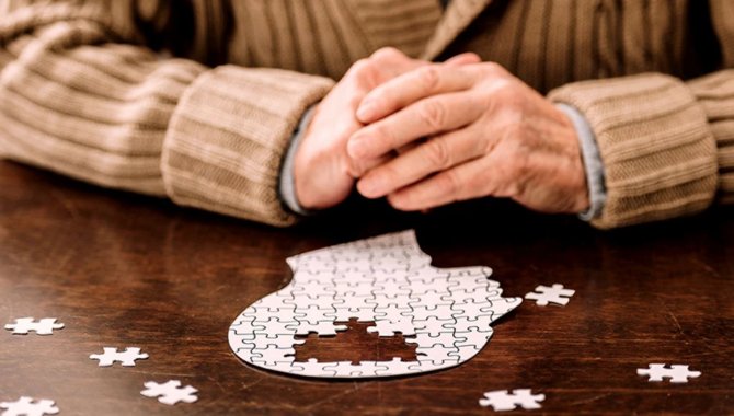 Bilim insanları, Alzheimer tedavisinde onay alan yeni ilacı değerlendirdi