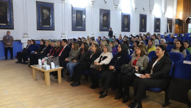 Edirne'de kadınlar serviks kanserine karşı bilgilendirildi