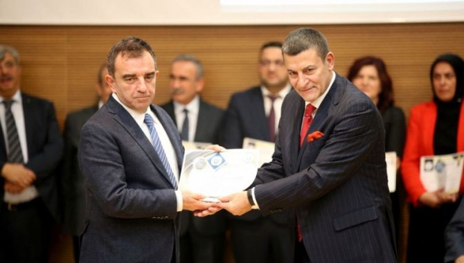 TURKOVAC'ı geliştiren Özdarendeli Kayseri'de ödül aldı: