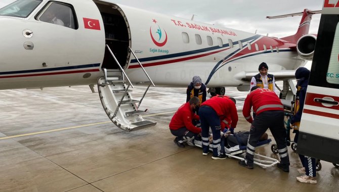 Suudi Arabistan'da beyin kanaması geçiren öğretmen ambulans uçakla Türkiye'ye getirildi
