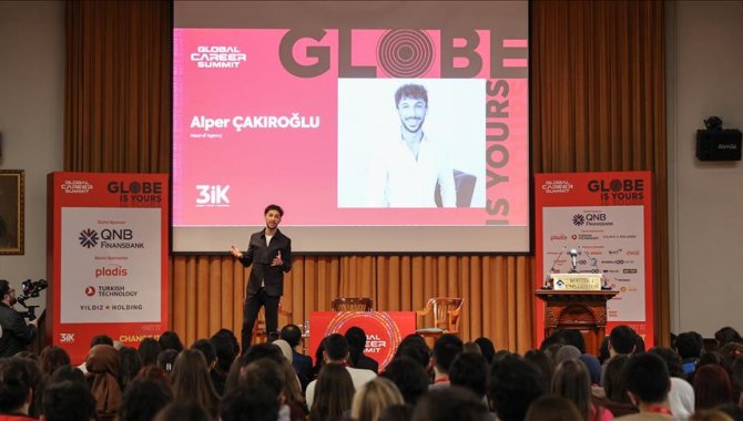 Türkiye'nin dört bir yanından gelen öğrenciler Global Career Summit'te buluştu