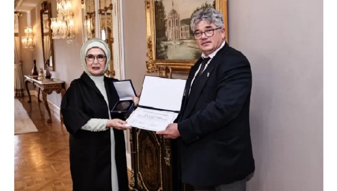 Emine Erdoğan'a, Uluslararası Apiterapi Federasyonunca "Dr. Beck Ödülü" takdim edildi