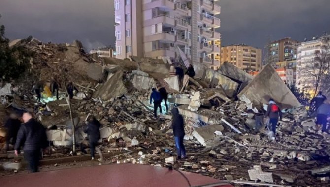 Kahramanmaraş'ta 7,4 büyüklüğünde deprem meydana geldi