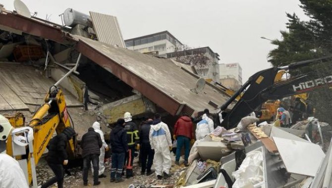 Depremin merkez üssü Pazarcık'ta arama kurtarma çalışmaları sürüyor