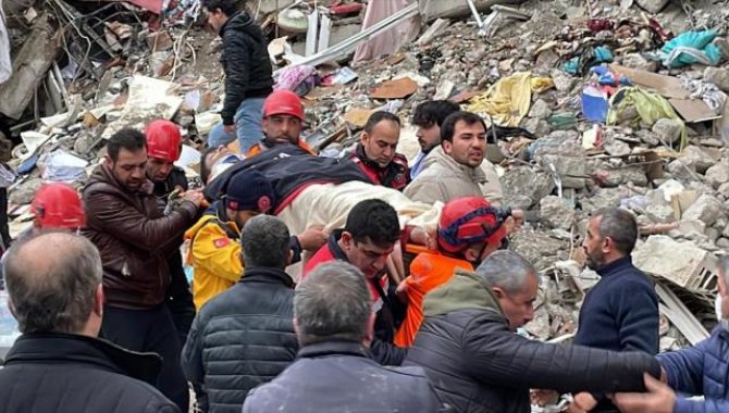 Depremde yaralanan 4 kişi Etlik Şehir Hastanesinde tedavi altına alındı