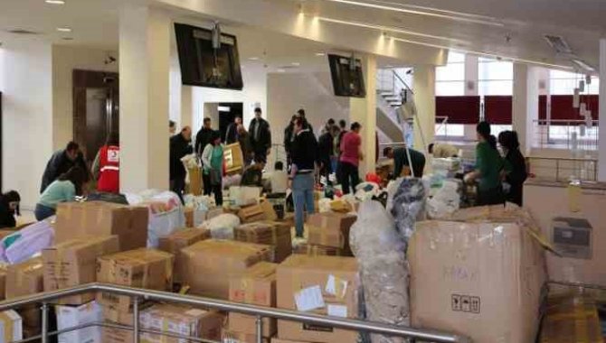 Eskişehir'deki üniversitelerde deprem bölgesine yardım için çalışma yürütülüyor