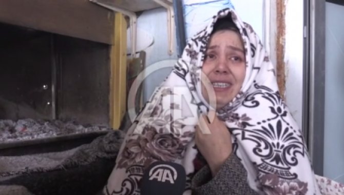 Hatay'da bir kadın, 33 saat sonra enkaz altından kurtarıldı