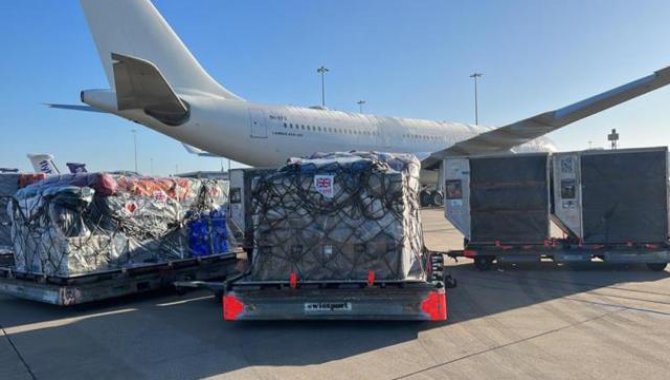 İngiltere'den Türkiye'ye sahra hastanesi, nakliye uçağı ve insani yardım malzemesi desteği