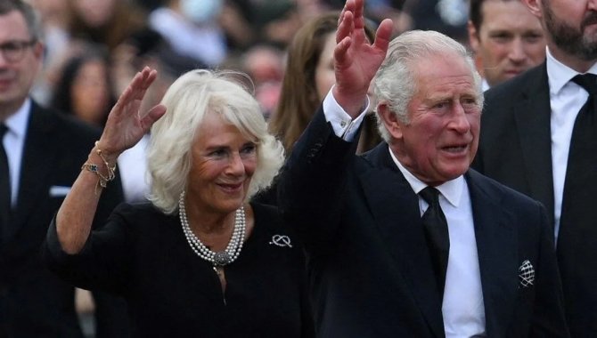 İngiltere Kralı Iıı. Charles’ın Eşi Kraliçe Camilla Covid-19’a Yakalandı