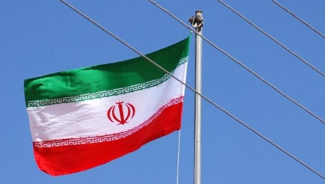 İran'ın Kum kentindeki okullarda "kaynağı belirsiz" toplu zehirlenme vakaları devam ediyor