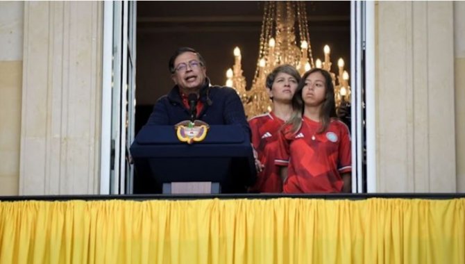 Kolombiya Cumhurbaşkanı Petro, tartışmalara neden olan sağlık reformunu savundu