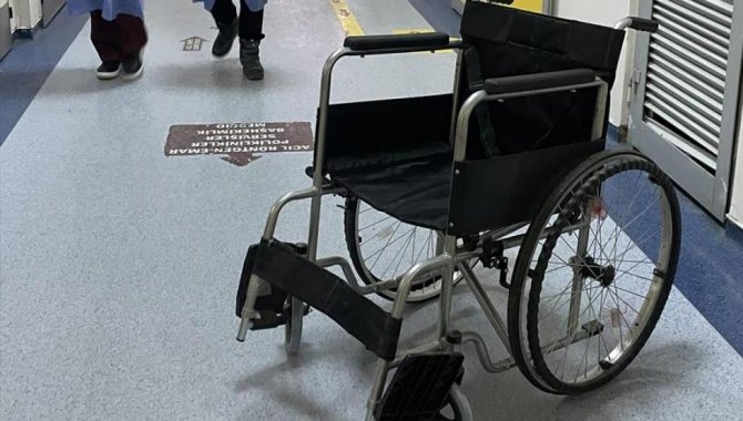 Van depremi için bağışlanan tekerlekli sandalye Malatya'daki depremzedelere de hizmet veriyor