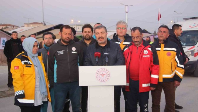 Bakan Koca: "Deprem Bölgesinde Şu Ana Kadar Herhangi Bir Bulaşıcı Hastalık Salgını Saptanmadı"