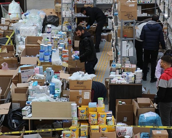 Mardin ve Şırnaklı gönüllü eczacılar Adıyaman'da depremzedelere hizmet veriyor