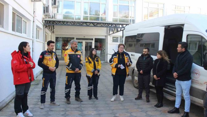 Kırklareli’nde 34 Gönüllü Sağlık Personeli Deprem Bölgesine Uğurlandı