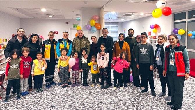 Milli Eğitim Bakanı Özer'den Malatya'daki ilk hastane sınıfına ziyaret: