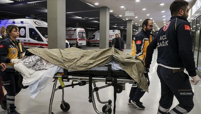 Deprem bölgesinden İstanbul'a getirilen 1186 yaralının tedavisi sürüyor