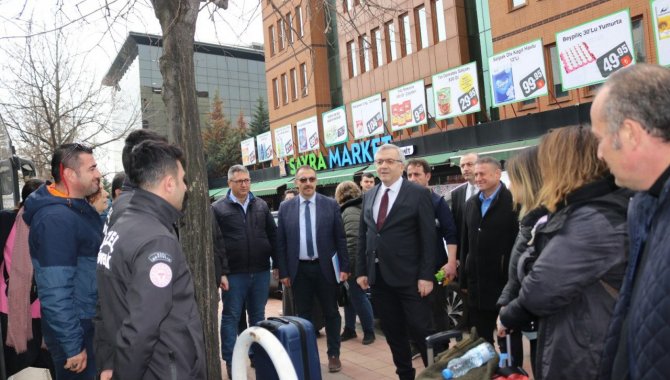 Kocaeli'den 48 gönüllü sağlık personeli deprem bölgesine uğurlandı