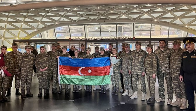 Kahramanmaraş'ta görev yapan Azerbaycanlı askeri sağlık personeli Bakü'ye döndü