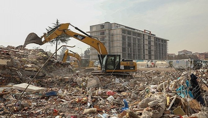 Malatya'da enkaz kaldırma çalışmaları devam ediyor