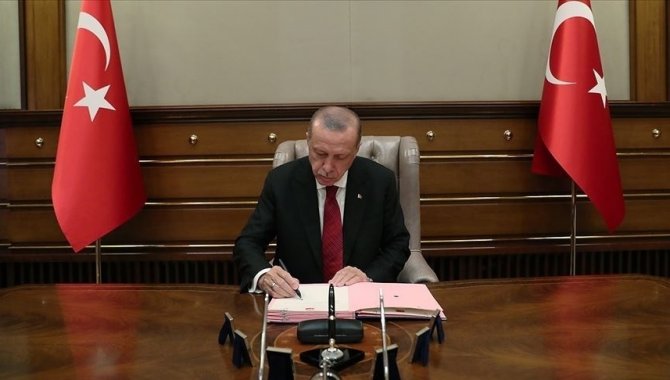 Cumhurbaşkanı Erdoğan 12 üniversiteye rektör atadı