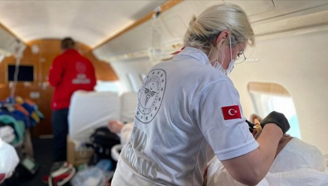 İstanbul'daki hastanelerde 937 depremzedenin tedavisi sürüyor