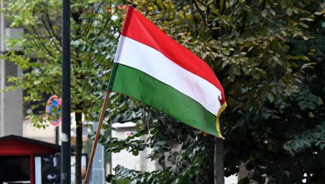 Macaristan deprem nedeniyle Türkiye'ye 105 ton sağlık malzemesi daha yolladı