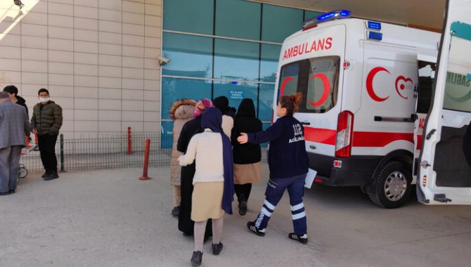 Bursa'da 11 öğrenci gıda zehirlenmesi şüphesiyle hastaneye kaldırıldı