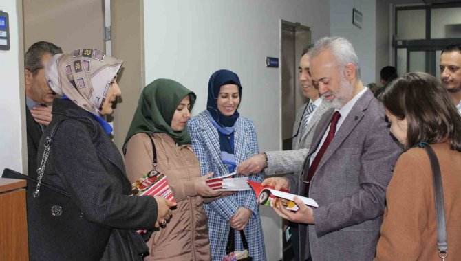 Diyaliz Hastaları İçin Beslenme Kitabı Hazırlandı