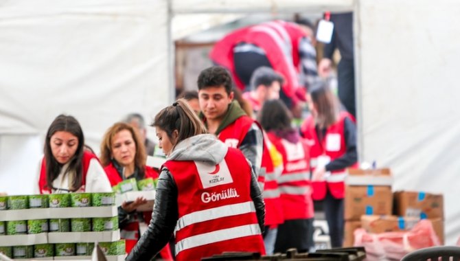 Türk Kızılayın deprem bölgesindeki yardımları ramazan ayında da sürüyor