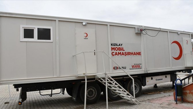 Türk Kızılayın hijyen tırları Malatya'nın kırsal mahallelerinde depremzedelere hizmet veriyor