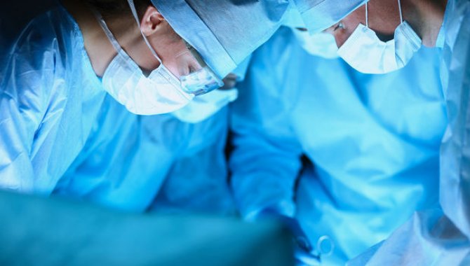 Manisa Şehir Hastanesinde ilk kez "kapalı yöntemle baypas" ameliyatı yapıldı