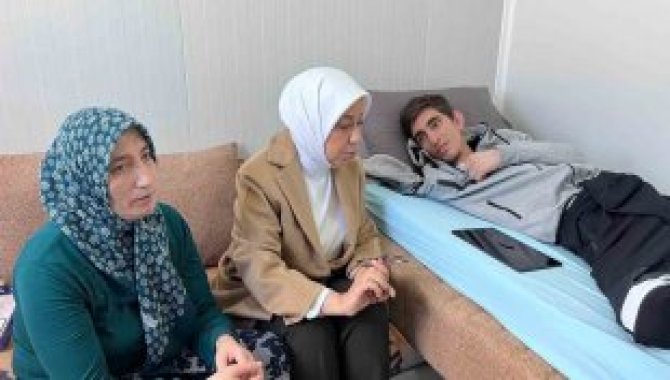 Depremde kolunu ve bacağını kaybeden Ömer'in "protez" hayali gerçekleşecek