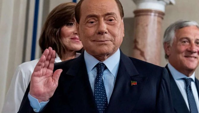 Eski İtalya Başbakanı Berlusconi yoğun bakımdan çıktı