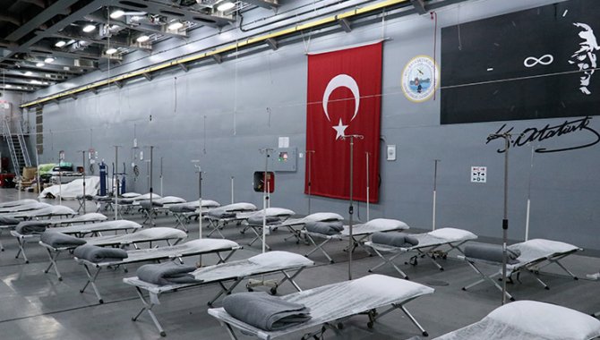 Yüzer hastane TCG Bayraktar'da 15 bin depremzedeye hizmet verildi