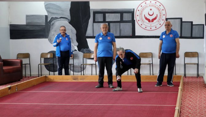 Bocce oynayarak zinde kalan Edirne Huzurevi'nin "70'lik delikanlıları" şampiyonluk hedefliyor