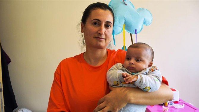 Kısmi görme kaybı yaşayan 5 aylık Hataylı bebek Eskişehir'de sağlığına kavuştu