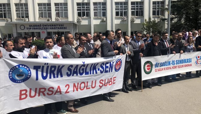 Bursa'da 2 hasta yakını tarafından darbedilen profesör için sağlıkçılardan tepki