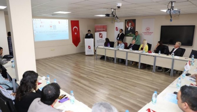 İzmir'de 9. Sağlık İletişimi Sempozyumu başladı