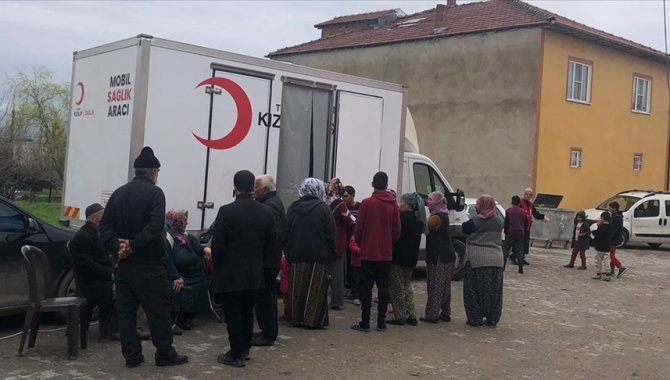 Türk Kızılay mobil sağlık aracı, Malatya'da depremzedelere hizmeti sürdürüyor
