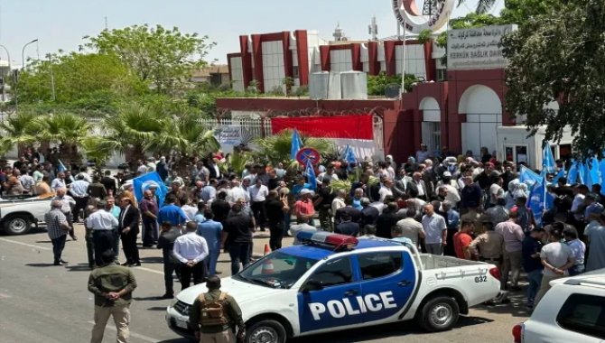 Kerkük’te Türkmenler, Sağlık Dairesi Müdürü'nün görevden alınmasını protesto etti