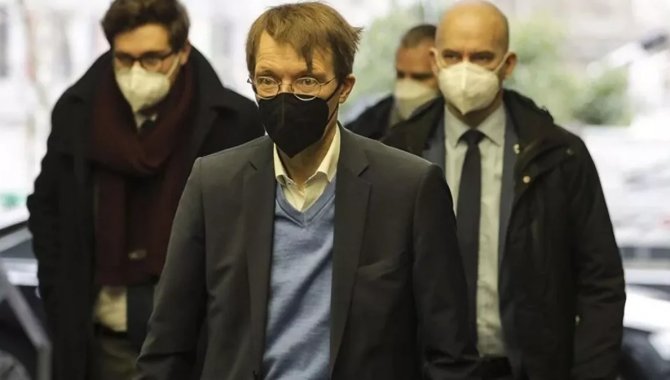 Alman Sağlık Bakanı'nı kaçırarak ülkede darbe yapmayı amaçlayanların yargılanmasına başlandı
