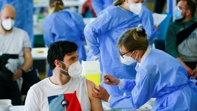 DSÖ: Mevcut Kovid-19 aşıları, yüksek düzeyde koruyucu olmaya devam ediyor